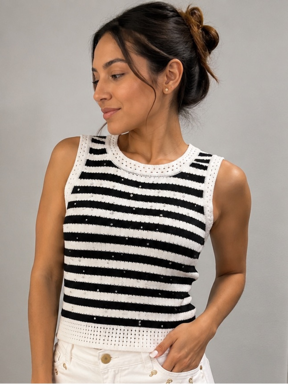 🩷. 9098.   Black & White Striped Rhinestone Knit Sleeveless Top